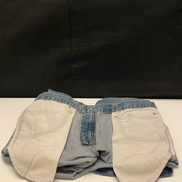 Carhartt Men’s Jeans, Traditional Fit Size 32 X 30. - Picture 8 of 9